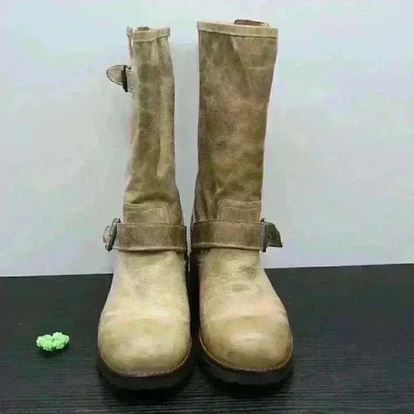 Steven Madden Buckette Brown/Gray Distressed Boots - Picture 5 of 11